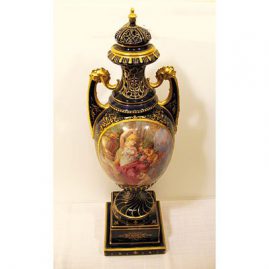 Another view of Royal Vienna urn, late 19th century