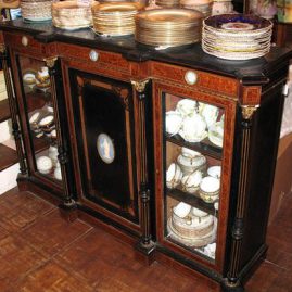 Burl walnut cabinet with 4 Wedgwood inserts