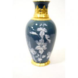 Pate -sur-pate vase made by Grainger