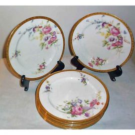 8 Royal Worcester luncheon or dessert plates