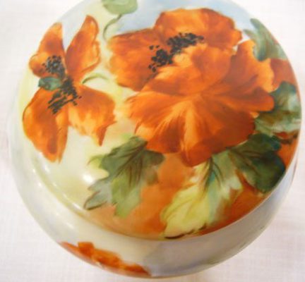 Top view of Limoges humidor that is painted with poppies