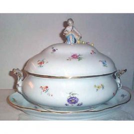 Meissen figural Streublumen tureen