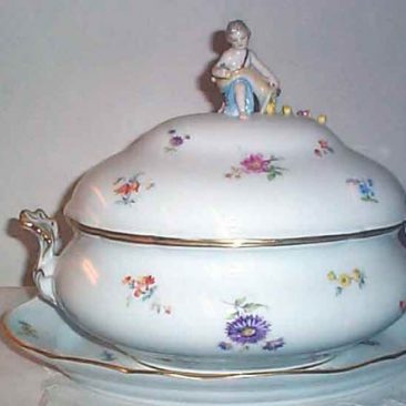 Meissen Streublumen figural tureen, ca-1880s-1890s,