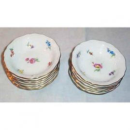 Eleven Meissen Streublumen fruit bowls