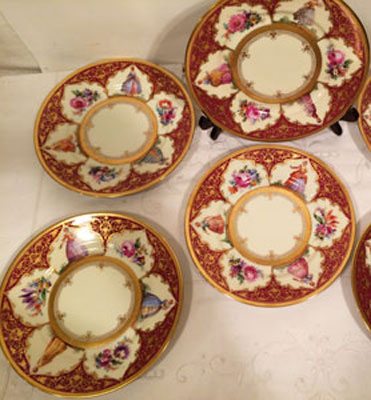 Set of twelve Dresden plates