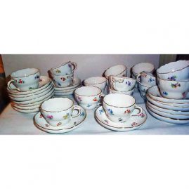 12 Meissen streublumen cups and saucers