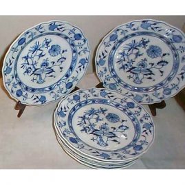 16 Meissen blue onion dinners