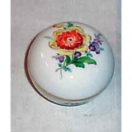 Meissen flowered box, 1923-1933