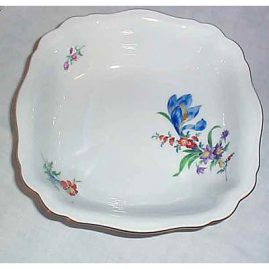 Meissen flowered square bowl