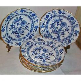 8 gold rim Meissen blue onion dinners, ca-1890s
