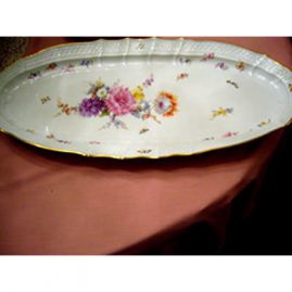 Large Meissen fish platter painted with bouquet of flowers and bugs