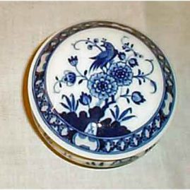 Meissen blue and white box with bird