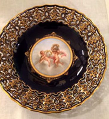 Meissen reticulated cobalt cherub cabinet plate