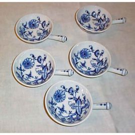 Meissen blue onion handled servers