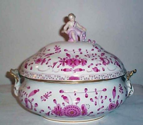 Meissen figural tureen with putti on top