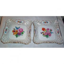 Pair of Meissen reticulated square bowls