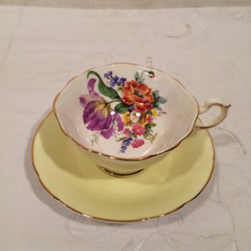 Yellow Paragon teacup with bouquet of flowers
