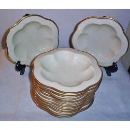 12 Black Knight Bavarian oyster bowls or soup bowls