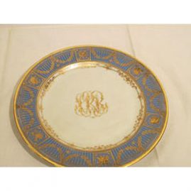 Set of twelve beautifully gilded Ambrosius Lamm Dresden dinner plates