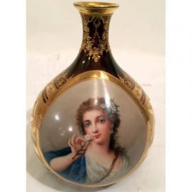 Royal Vienna gilded vase artist signed Wagner of Madame Pompadou