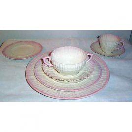 Belleek dinner set, black mark, 12 dinners, lunches, cream soups and saucers & breads, 8 cups and saucers