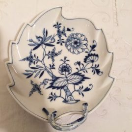 Meissen blue onion leaf shaped dish