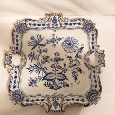 Fabulous Meissen blue onion square tray with gold rim