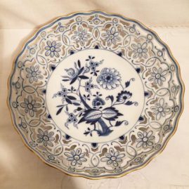 Meissen blue onion reticulated bowl with gold rim
