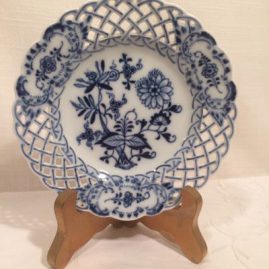 Set of Meissen blue onion reticulated appetizer plates
