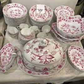 Extremely Rare Pink Onion Meissen Dinner Service for twelve