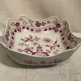 Another view of the Meissen pinl onion four cornered large bowl
