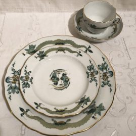 Service for fourteen Meissen green court dragon set