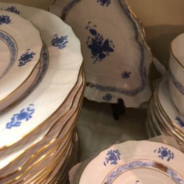 Herend Chinese bouquet dinner service for sixteen in blue and white