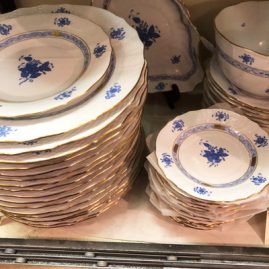 Herend Chinese bouquet dinner service for sixteen in blue and white