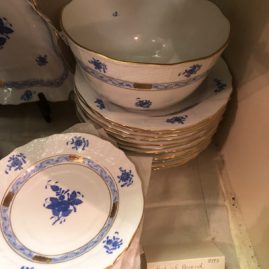 Herend Chinese bouquet dinner service for sixteen in blue and white