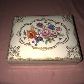 Rare Meissen box with four Meissen boxes inside
