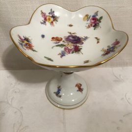 Meissen compote with flower bouquets.