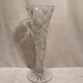 Mt. Washington daisey pattern vase with cut stem.
