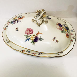 Large Meissen Covered Serving Bowl With Four Painted Bouquets of Flowers