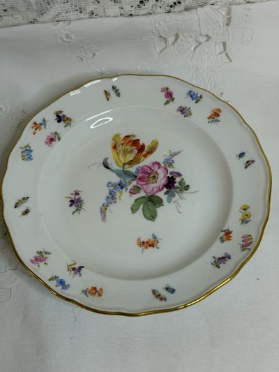 Set of 8 Meissen Dessert Plates Painted with Different Flower Bouquets Set of 8 Meissen Dessert Plates Painted with Different Flower Bouquets