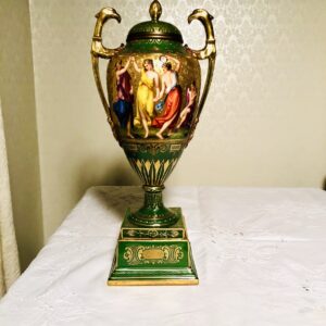 Royal Vienna urn with a green background with exquisite paintings on both sides