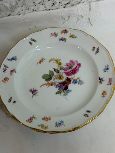 Set of 8 Meissen Dessert Plates Painted with Different Flower Bouquets Set of 8 Meissen Dessert Plates Painted with Different Flower Bouquets