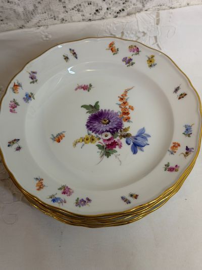 Set of 8 Meissen Dessert Plates Painted with Different Flower Bouquets Set of 8 Meissen Dessert Plates Painted with Different Flower Bouquets