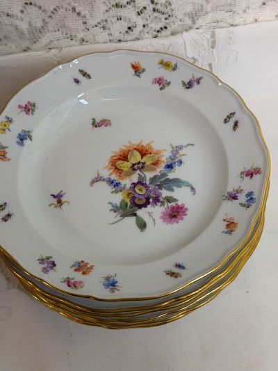 Set of 8 Meissen Dessert Plates Painted with Different Flower Bouquets Set of 8 Meissen Dessert Plates Painted with Different Flower Bouquets