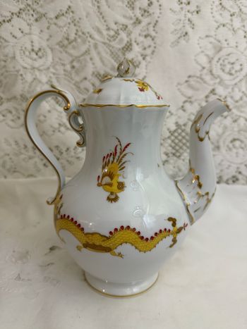 Rare Meissen Court Dragon Tea or Coffee Pot Painted in Red and Gold with a White Background Rare Meissen Court Dragon Tea or Coffee Pot Painted in Red and Gold with a White Background