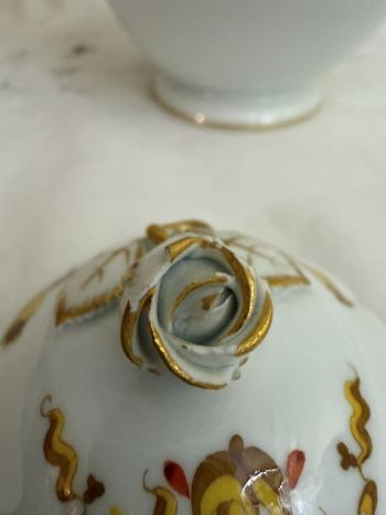 Rare Meissen Court Dragon Tea or Coffee Pot Painted in Red and Gold with a White Background Rare Meissen Court Dragon Tea or Coffee Pot Painted in Red and Gold with a White Background