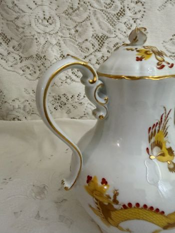 Rare Meissen Court Dragon Tea or Coffee Pot Painted in Red and Gold with a White Background Rare Meissen Court Dragon Tea or Coffee Pot Painted in Red and Gold with a White Background