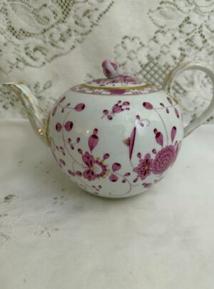 Meissen purple Indian teapot from the 1890s