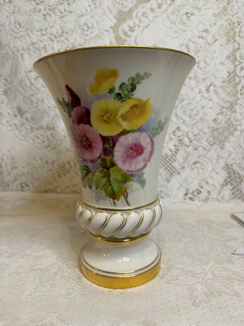 Lenox vase with hand-painted bouquets of asters artist signed Morley Lenox vase with hand-painted bouquets of asters artist signed Morley