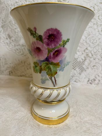 Lenox vase with hand-painted bouquets of asters artist signed Morley Lenox vase with hand-painted bouquets of asters artist signed Morley